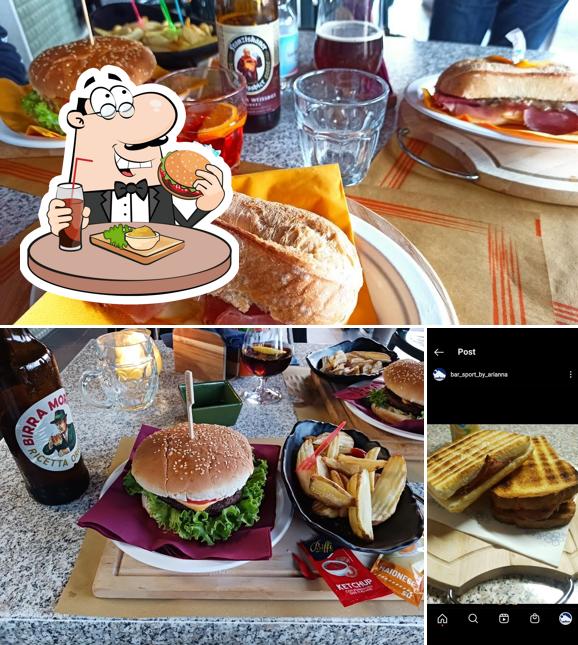 Concediti un bell'hamburger a Bar Sport di Rosestolato Arianna