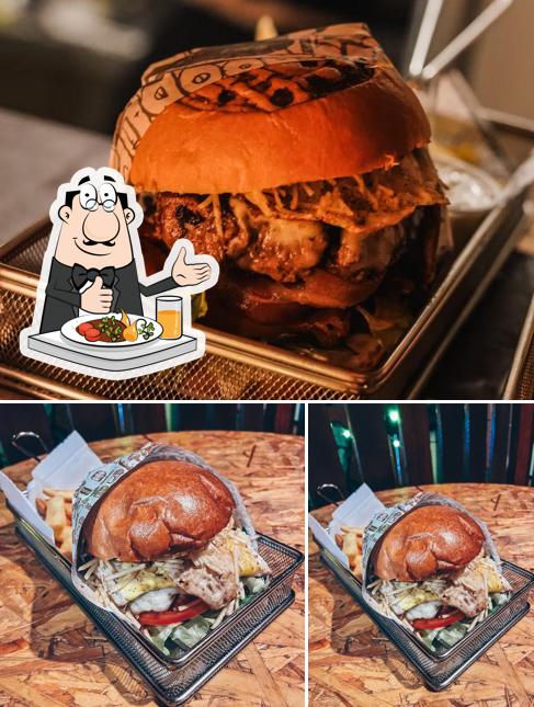 Sanduíche de carne de porco desfiada em Boteco da Estação