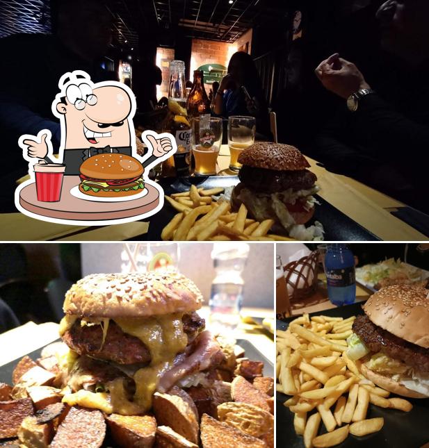 Prenditi un hamburger a Alter Ego