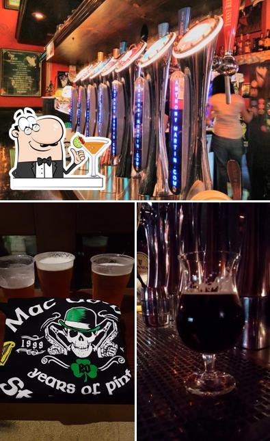Tra le varie cose da Mac Gowan Pub si possono trovare la bevanda e esterno