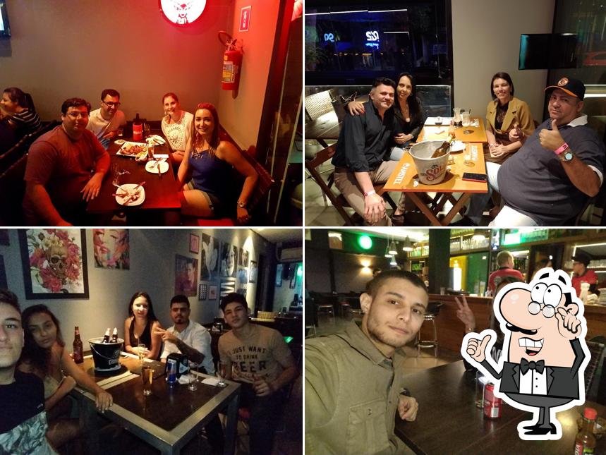 O interior do R2 Choperia