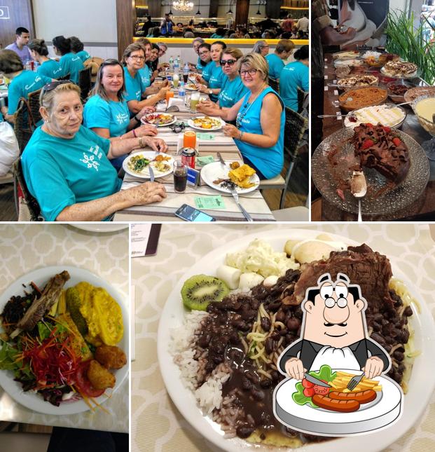 Comida em Restaurante Piato Mio