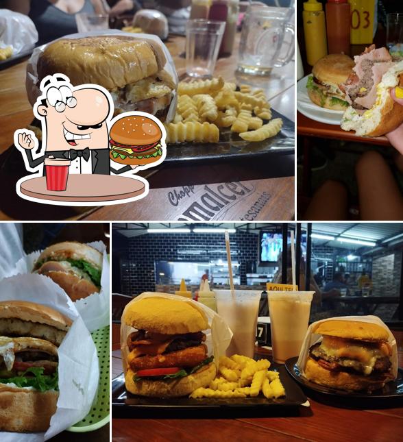 Delicie-se com um hambúrguer no MilersLanches