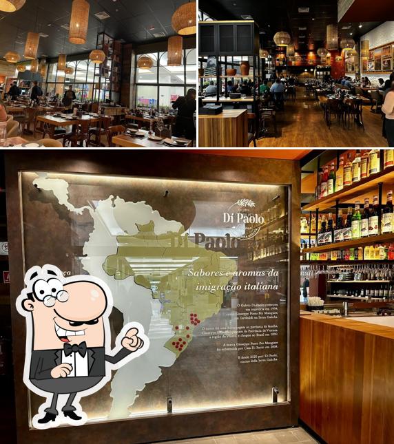 O interior do Di Paolo Market Place