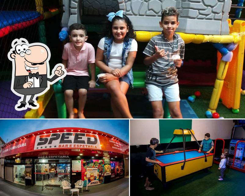 O interior do Speed Bar e Espetaria