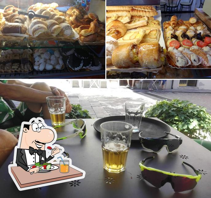 Dai un’occhiata alla immagine che mostra la cibo e birra di Caffe Del Centro