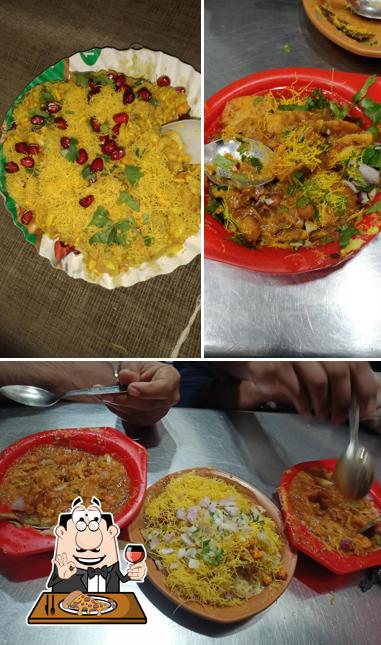 Try out pizza at Santosh Bhel