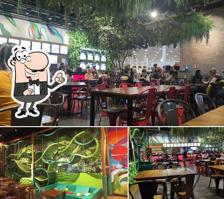 O interior do Mania de Churrasco Prime Steak & Burger