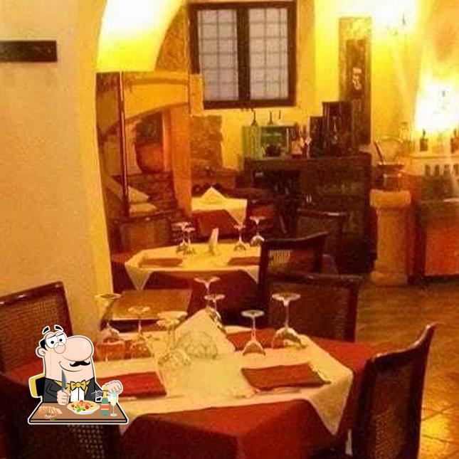 Platti al AL VICOLETTO Ristorantino Tipico