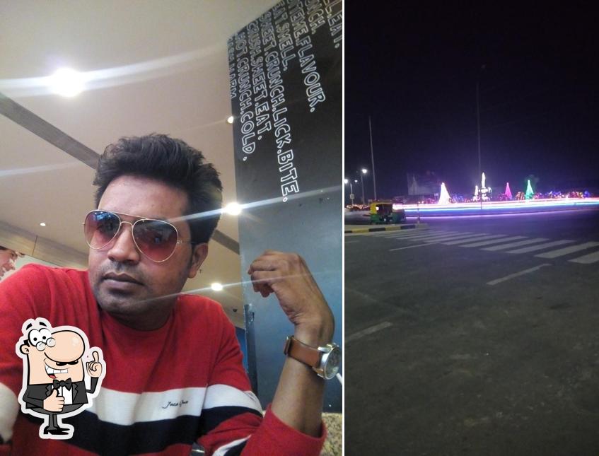 See this pic of Moti Mahal