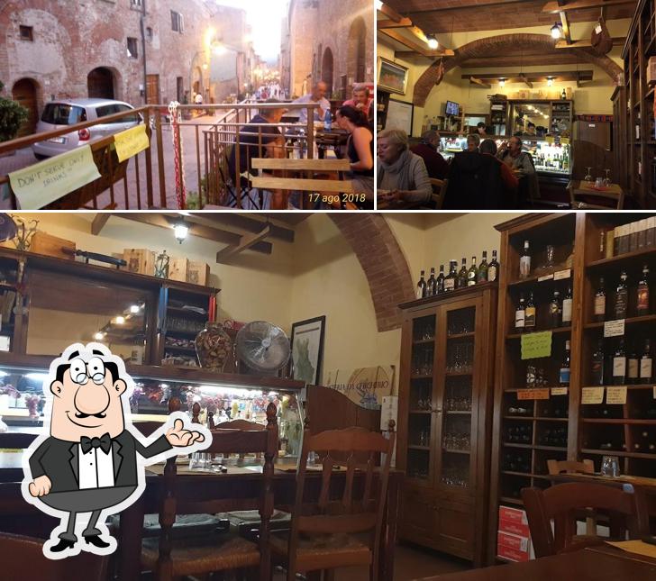 Questa è la foto che raffigura la interni e bancone da bar di Osteria da Chichibio