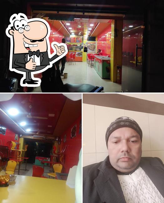 Look at this photo of INDIAN PIZZA