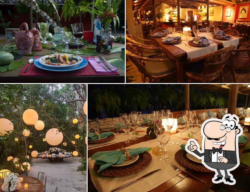 Sente em uma das mesas no O Cacau