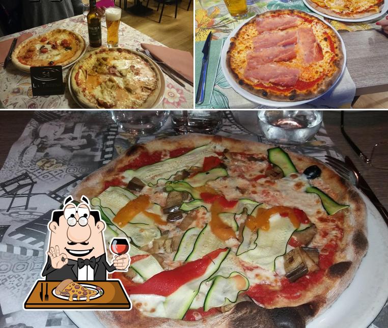 Ordina tra le svariate varianti di pizza