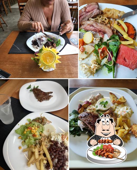 Comida em Restaurante Casa Mendonça