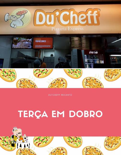 Comida em Pizzaria Du'Cheff