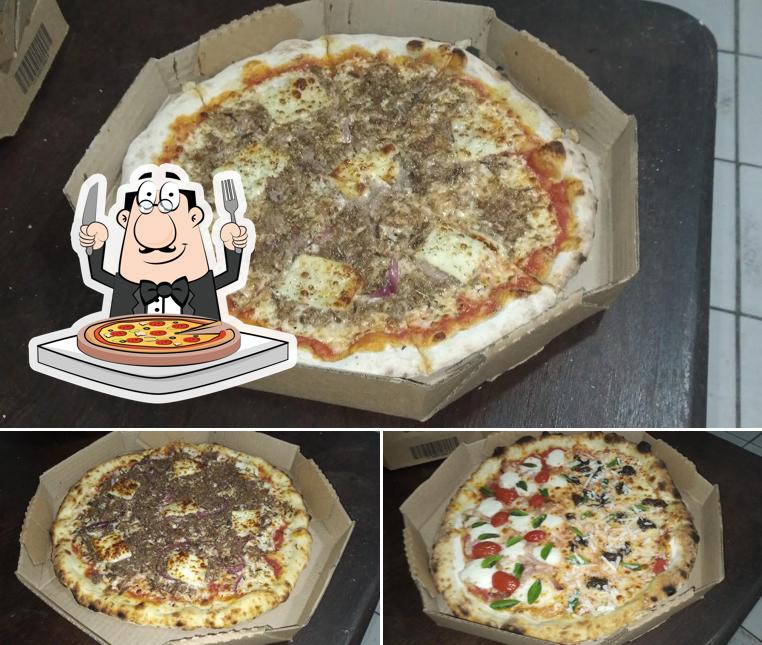 Peça diversos tipos de pizza