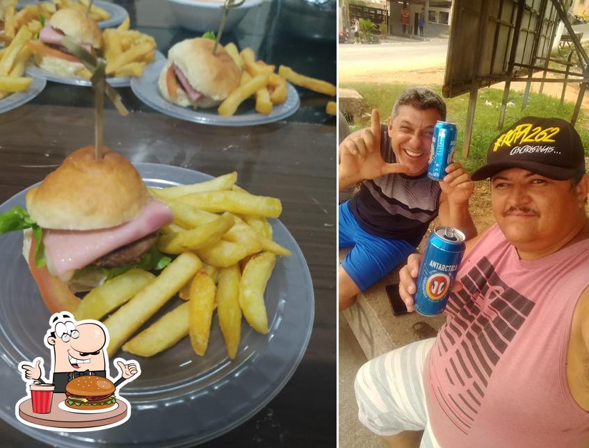 Consiga um hambúrguer no Restaurante e lanchonete da Baixada União