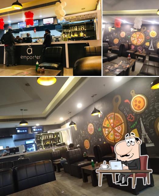 Check out how à emporter looks inside