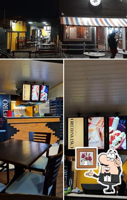 O interior do Castanheiro Dogs & Burgers