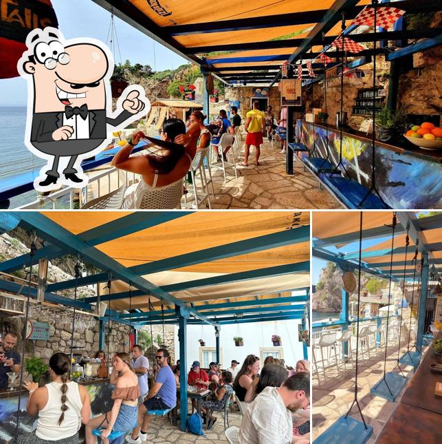 Siediti a un tavolo di Beach Bar Dodo