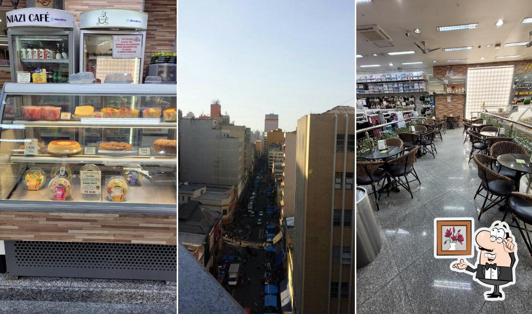 Sente em uma das mesas no Niazi