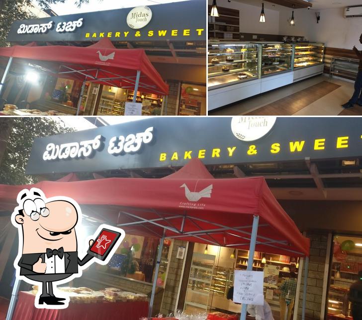 You can get some fresh air at the outside area of Midas Touch Bakery