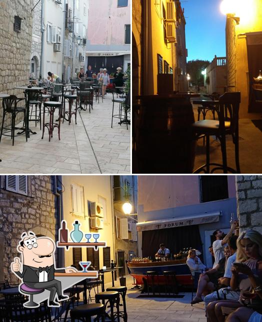 Dai un'occhiata agli interni di FORUM BAR