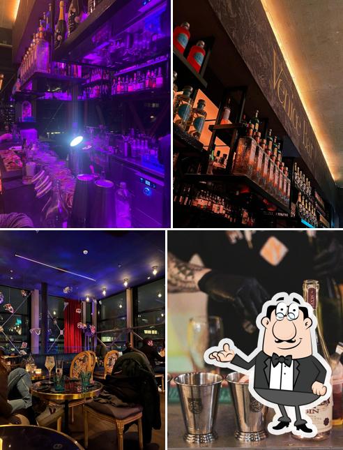 Dai un'occhiata agli interni di Venice Bar