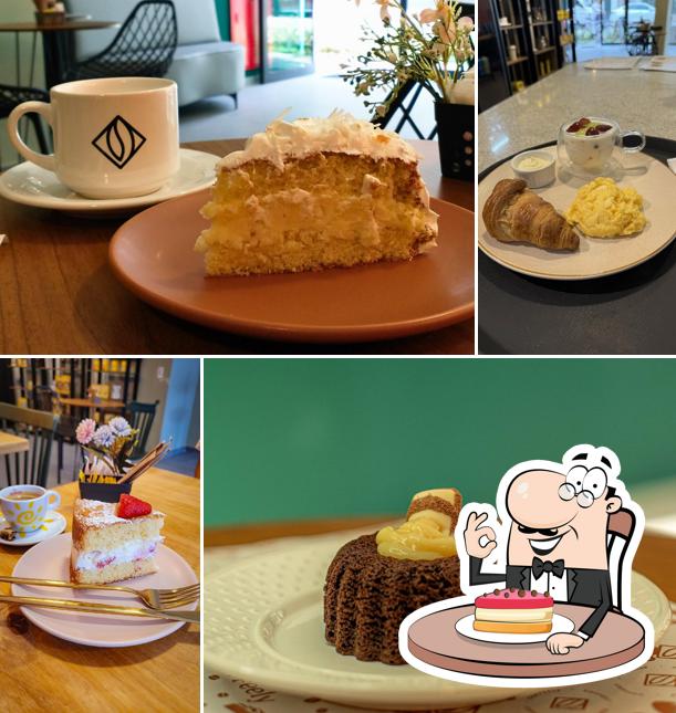 Bolo de queijo em Coffeely Cafeteria Moema