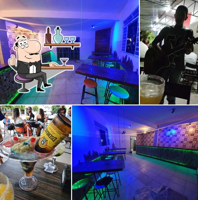 O interior do Cancun Drink's Bar