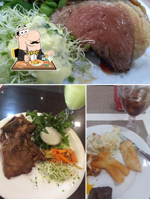 Comida em Restaurante Modelo Grill
