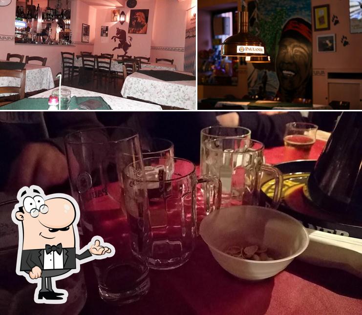 Dai un'occhiata agli interni di Bar Il Baccanale