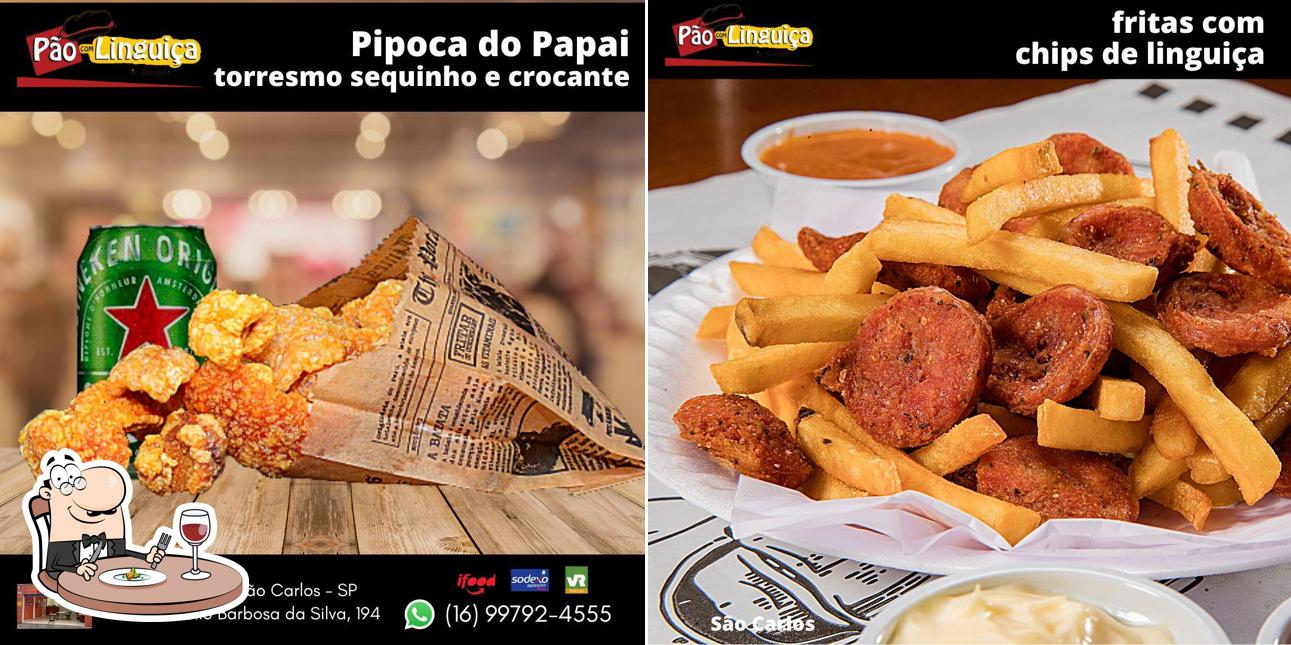 Comida em Pão com Linguiça & Burger