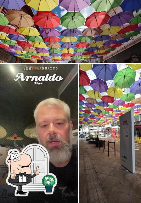 O Arnaldo Bar se destaca pelo exterior e comida
