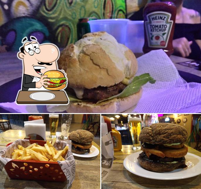 Experimente um hambúrguer no Porão 900