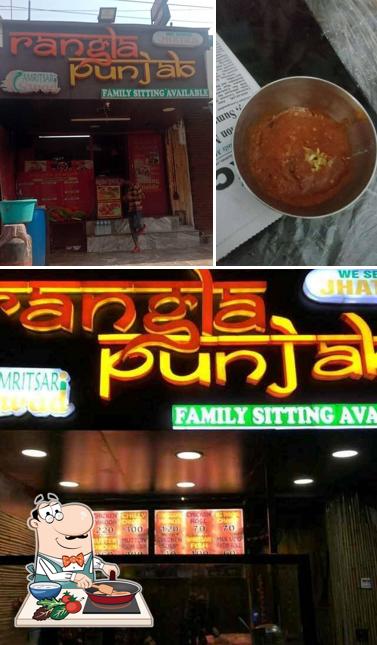 Chicken curry at Rangla Punjab