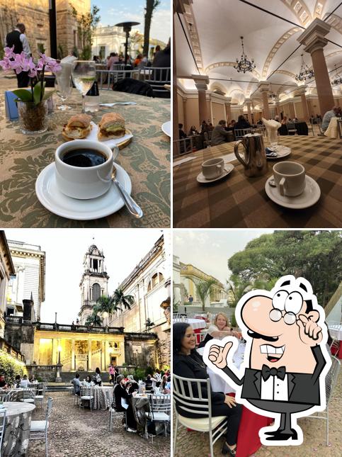 O interior do Café da Catedral