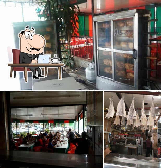 Sente em uma das mesas no Churrascaria Rio Àgueda