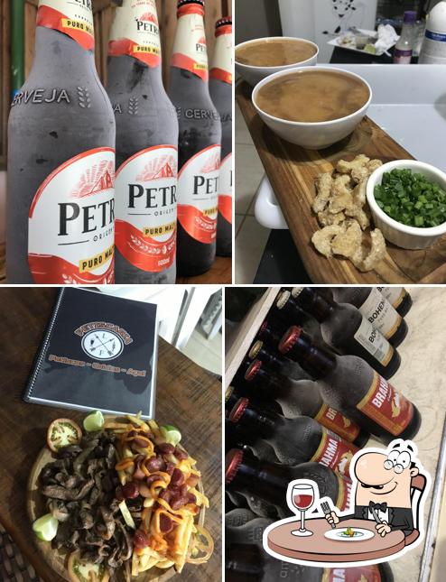 Entre diversos coisas, comida e bebida podem ser encontrados no Petiscaria LF