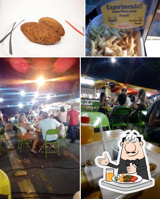 Entre diversos coisas, comida e interior podem ser encontrados no Odair Pastéis