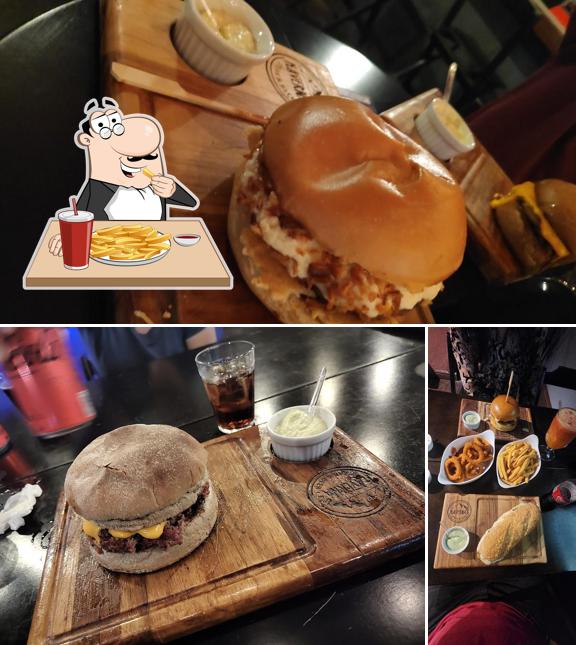 Batata frita em Kaverna's Steak and Beer