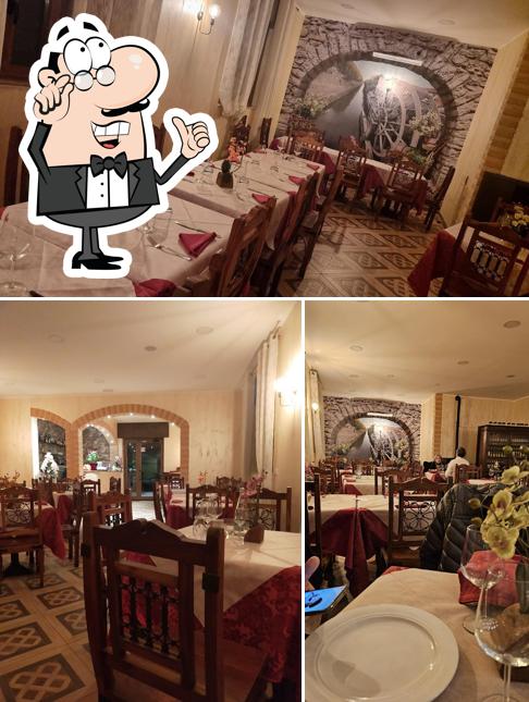 Siediti a un tavolo di Al Navìli