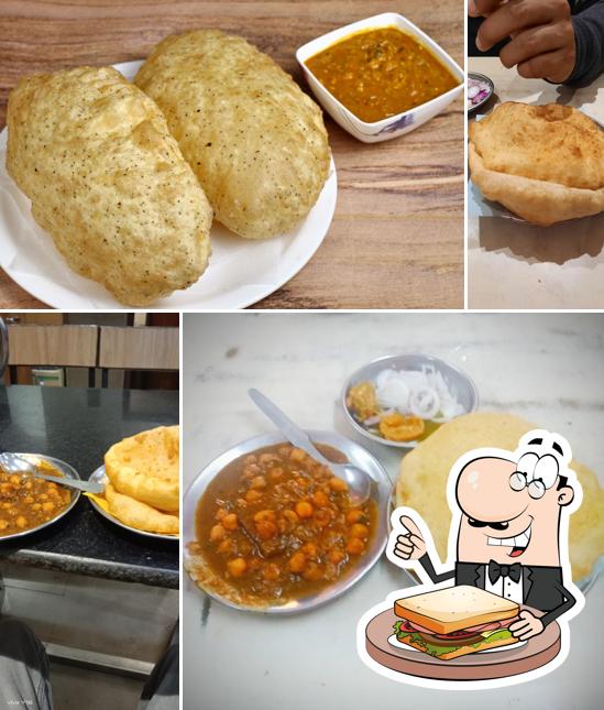 Grilled cheese sandwich at Heere Di Hatti