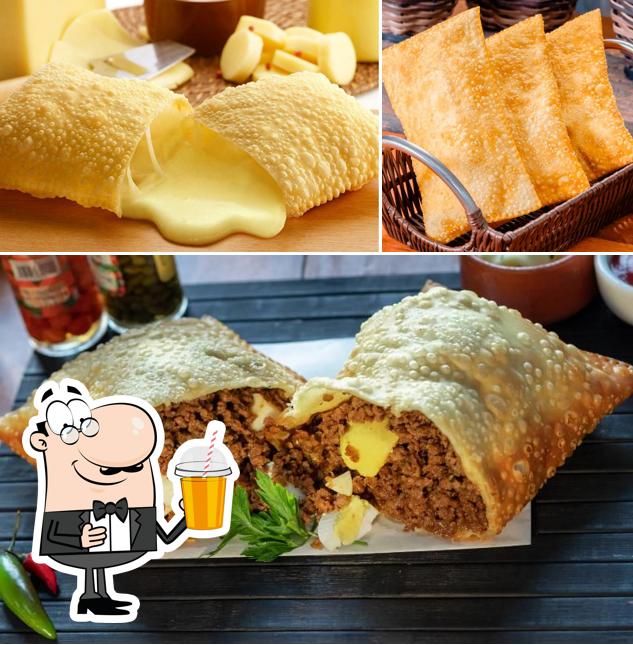 Desfrute de um drinque no Belgas Pastel