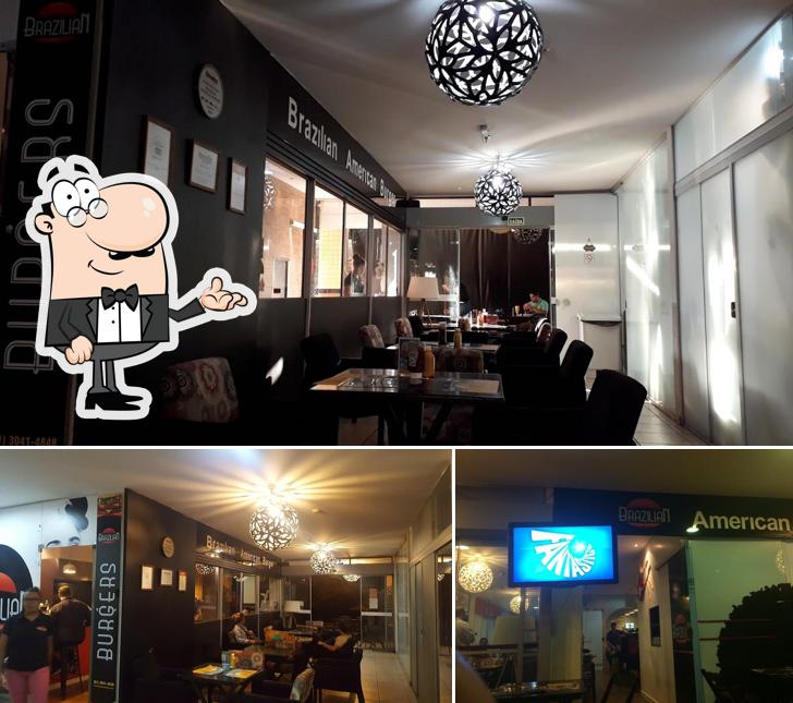 Sente em uma das mesas no Brazilian American Burgers - Sudoeste