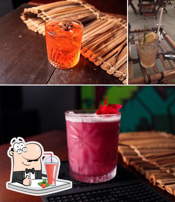 Desfrute de um drinque no Yolo Drink & Food - Bar Havaiano em Joinville