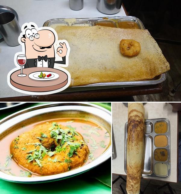 Food at Sri Vignesh Restuarent