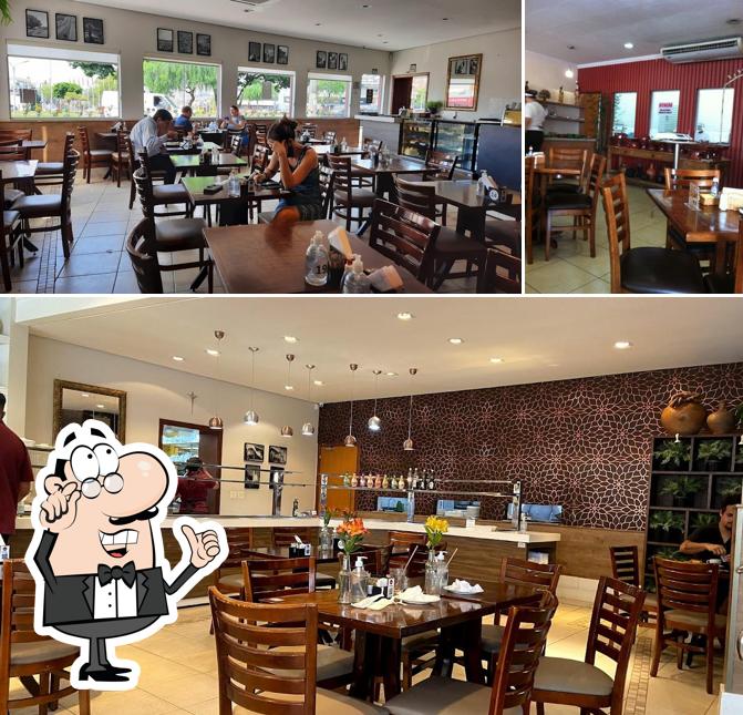 Veja imagens do interior do Padaria Silva