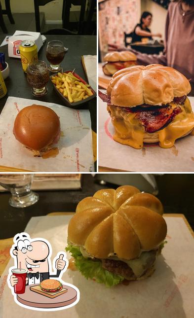 Os hambúrgueres do Taverna Spell - Restaurante temático irão saciar diferentes gostos